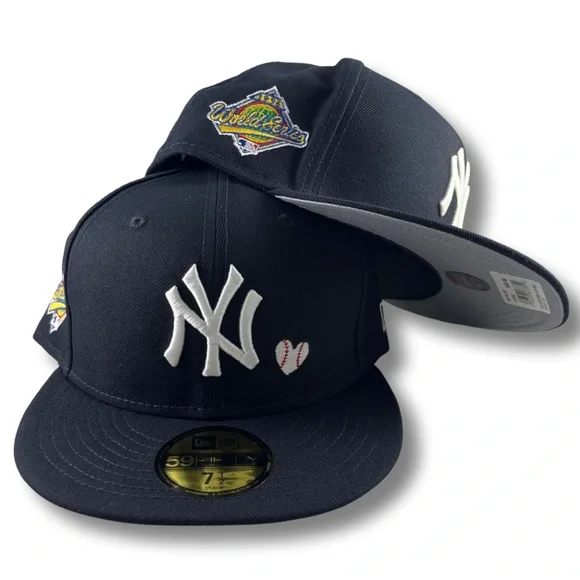 New Era NY Yankees Team Heart 59FIFTY Fitted Hat